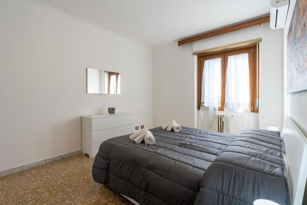 Apartment A 100m Dal Tram Gordiani House Rom