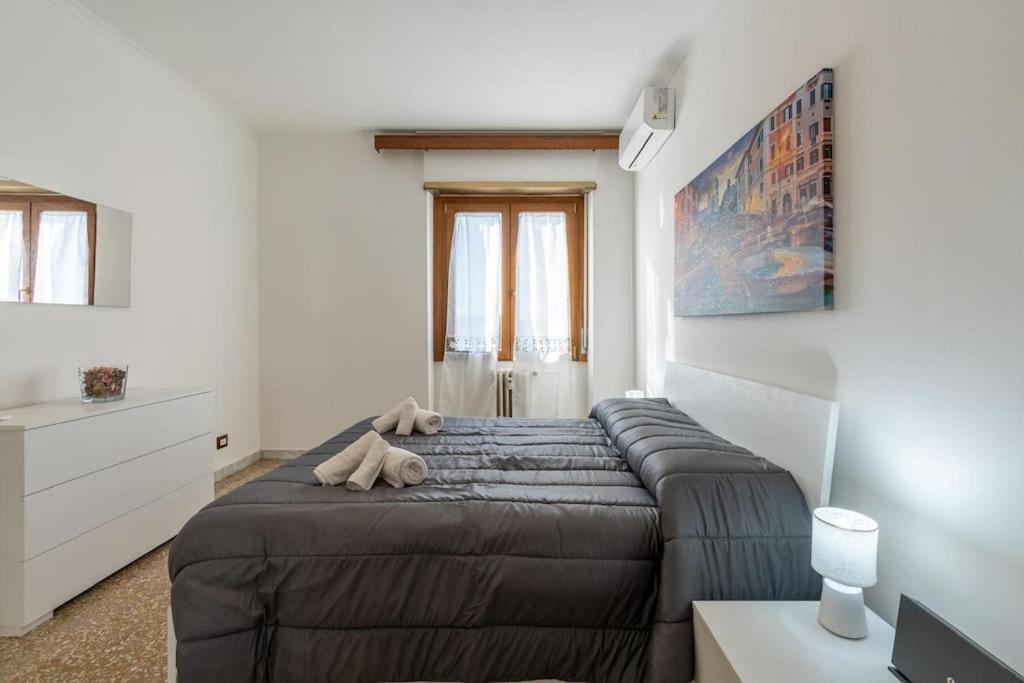 Apartment A 100m Dal Tram Gordiani House Rom